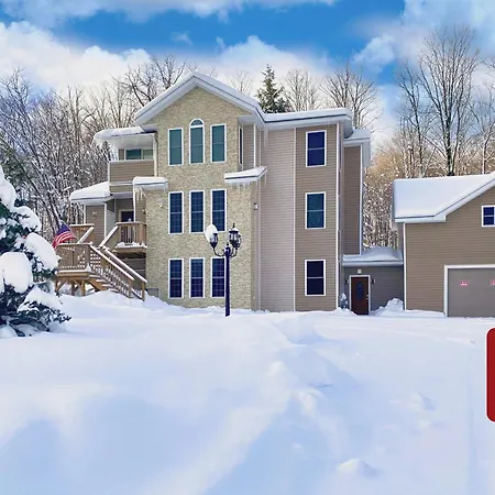 Heavenly K New Luxury Two Family House With Hot Tub Vila